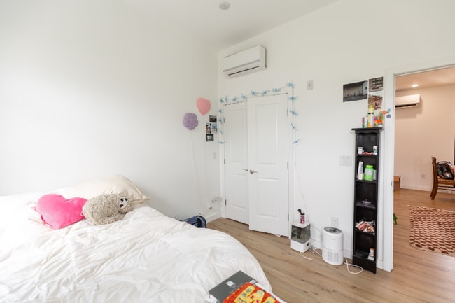 Photo - 3945 Lancaster Ave Unit 3B