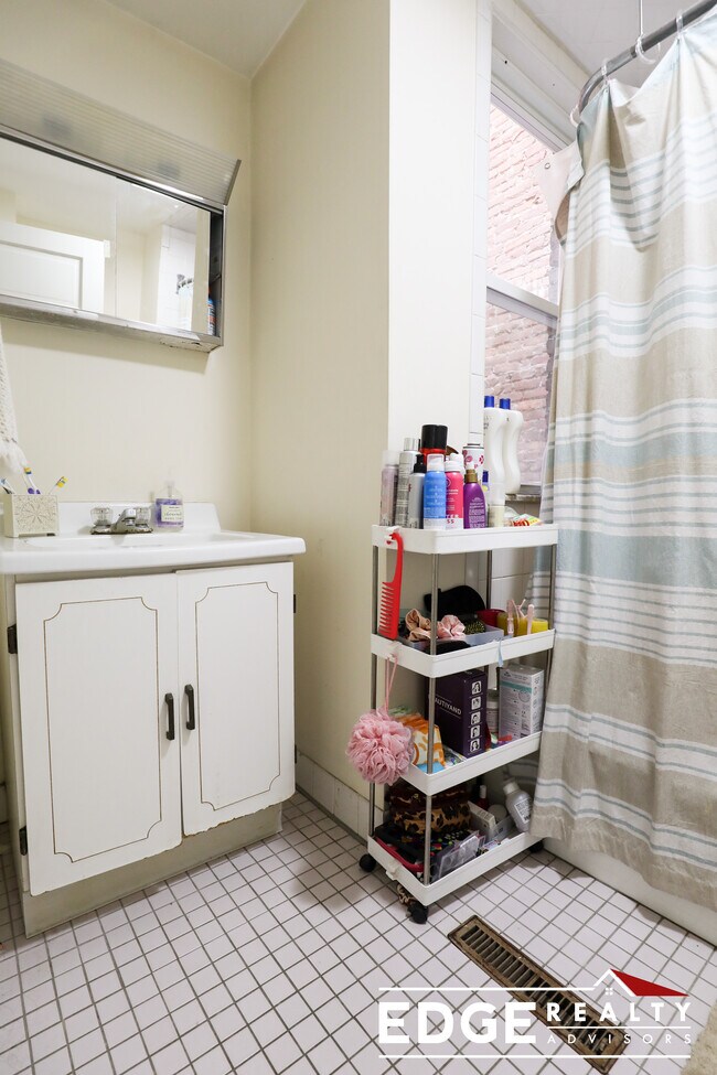 Photo - 14 Bennett St Unit 1