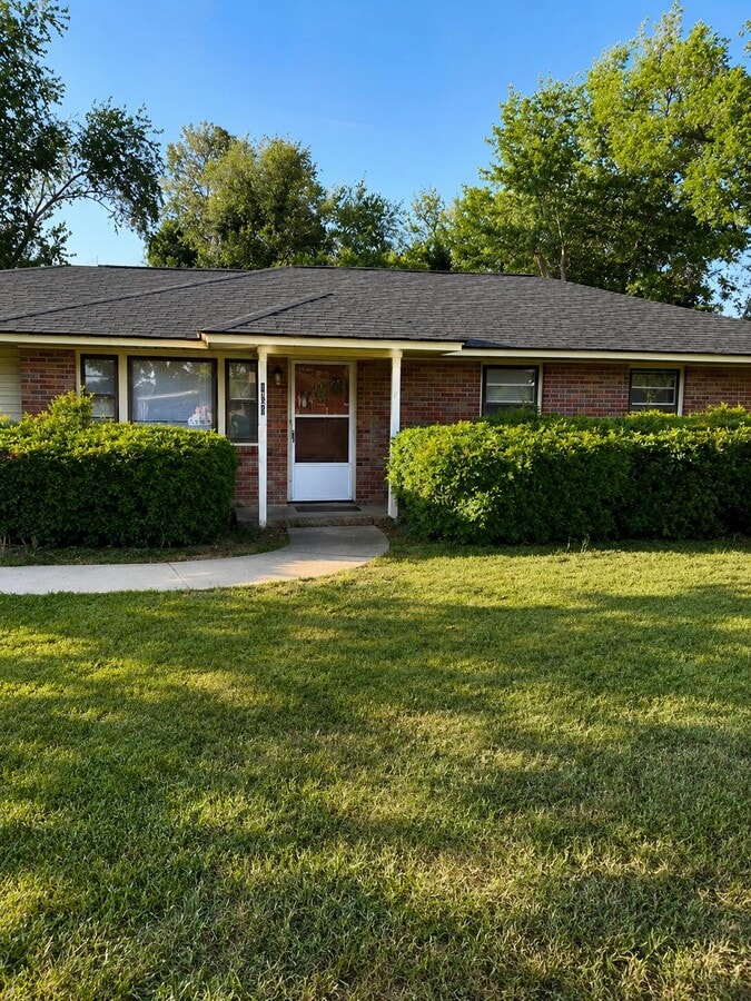 Photo - 1940 Millwood Rd