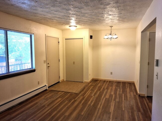 2104 Roosevelt Dr Unit 1