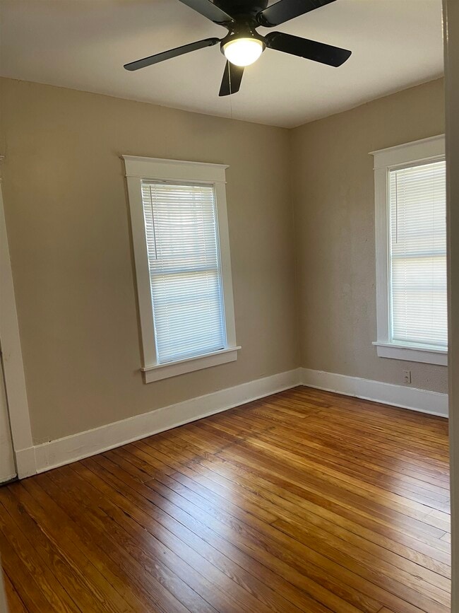 Photo - 2526 Yale Ave