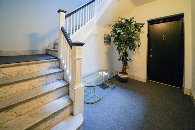 Photo - 311 Tappan St Unit 3