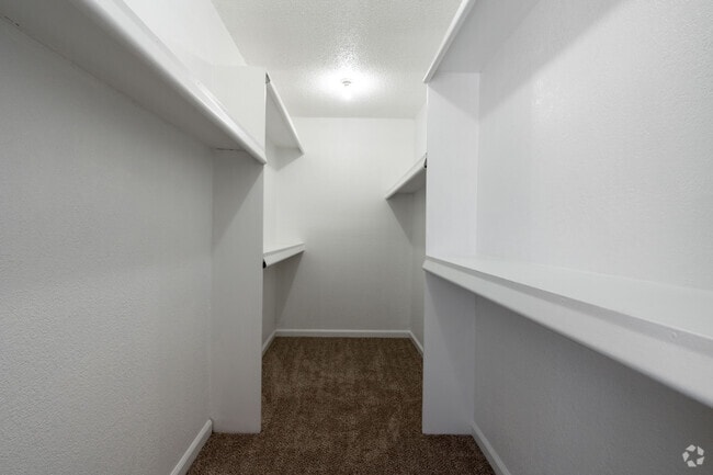 1BR, 1BA - 675SF