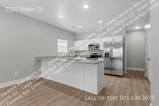 Photo - 2215 Perry St