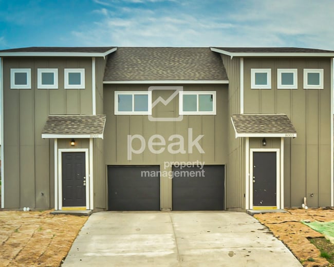 Building Photo - $1650! Fort Worth Duplex NOW LEASING for a July Move-In! Cheers to 250 years—celebrate with limit...