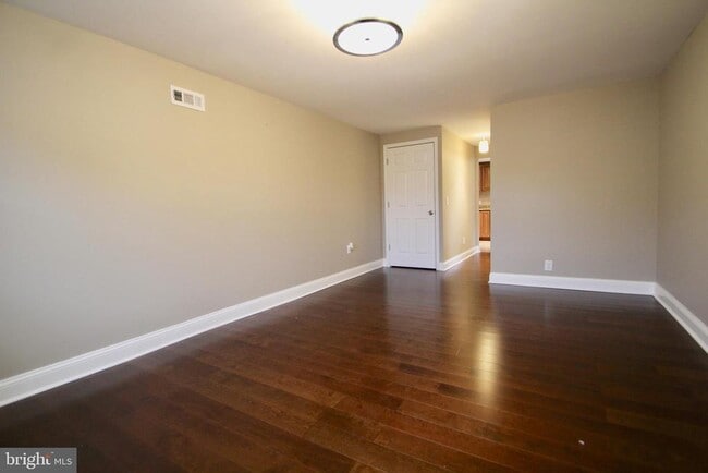 Building Photo - 3516 Mercer St