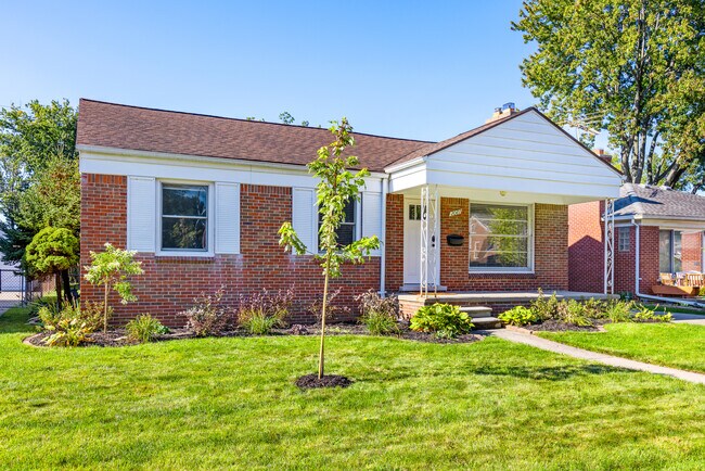 Photo - 2087 Allard Ave