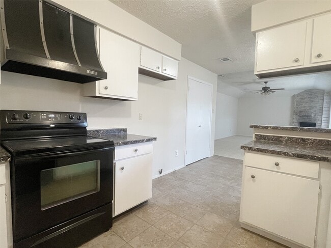 Photo - 19010 Kemble Rd