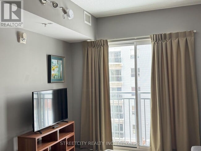 Photo - 321 Spruce St Unit 315