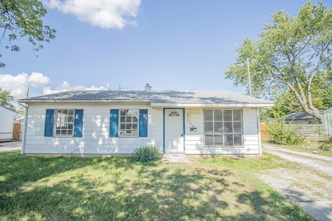 Building Photo - COZY 3 BR HOME CENTRALLY LOCATED