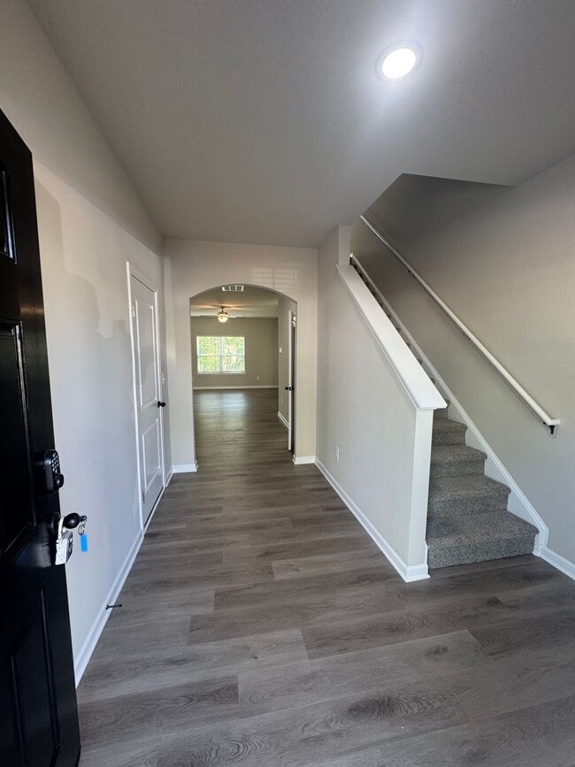 Photo - 2128 Clapham Ct