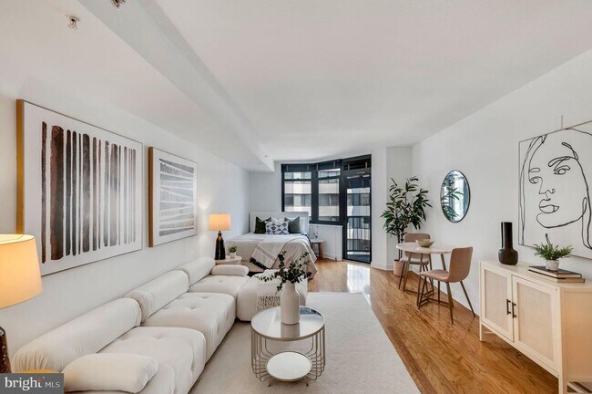 Building Photo - 1117 10th St NW Unit 607