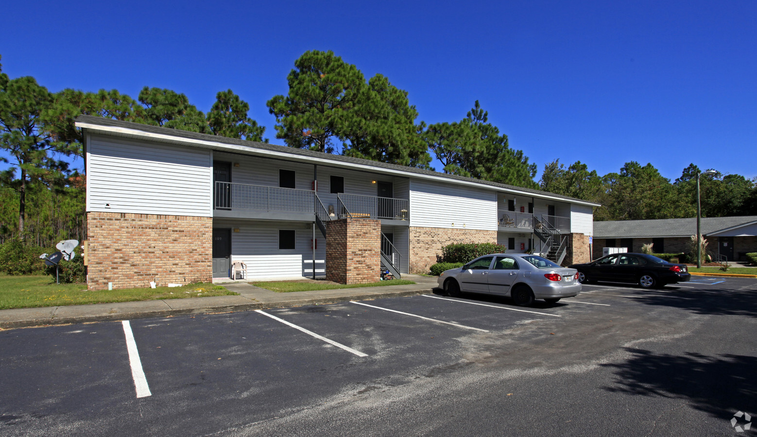Photo - Pine Ridge Apartments