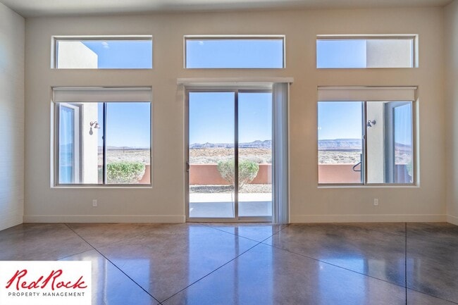 Photo - 4 Bedroom Luxury Home Near Sand Hollow