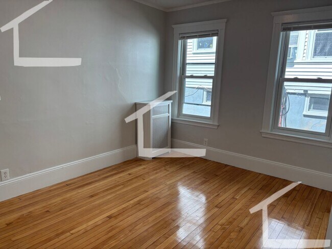 Photo - Huge, newly renovated 3 bed unit near Oak Square.