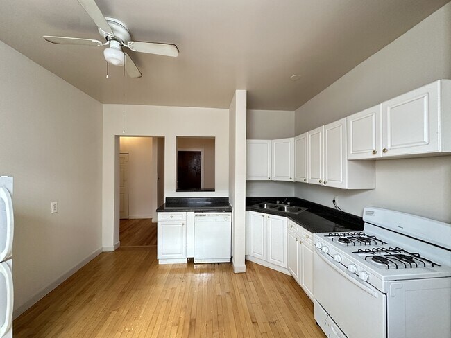 Photo - 1322 Oak Ave Unidad H4