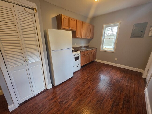 Photo - 2 Bed 1 Bath Apartment In Loch Sheldrake Unit 4