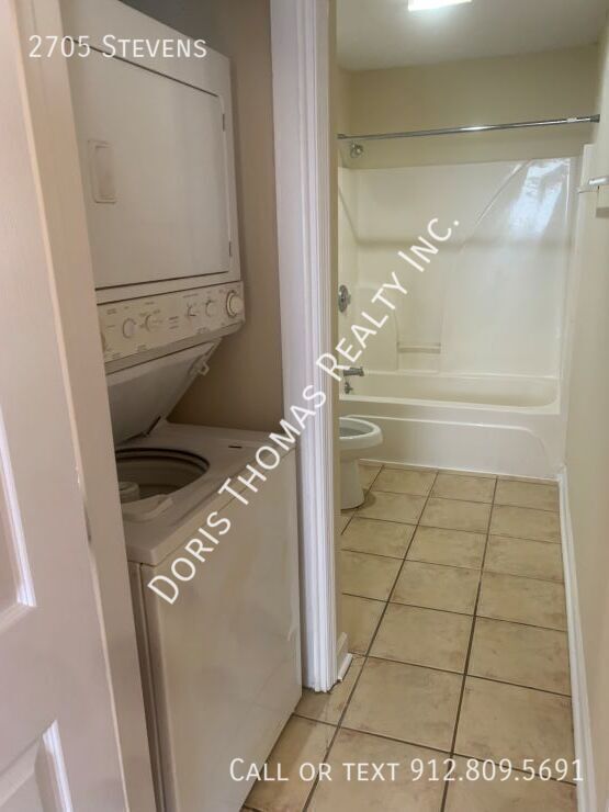 Photo - 2705 Stevens St