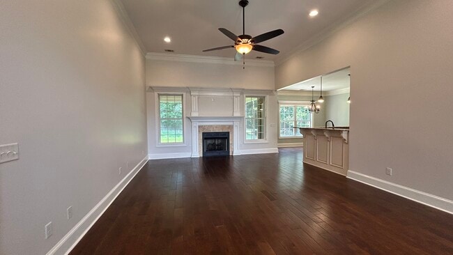 Photo - 389 Chastain Cir