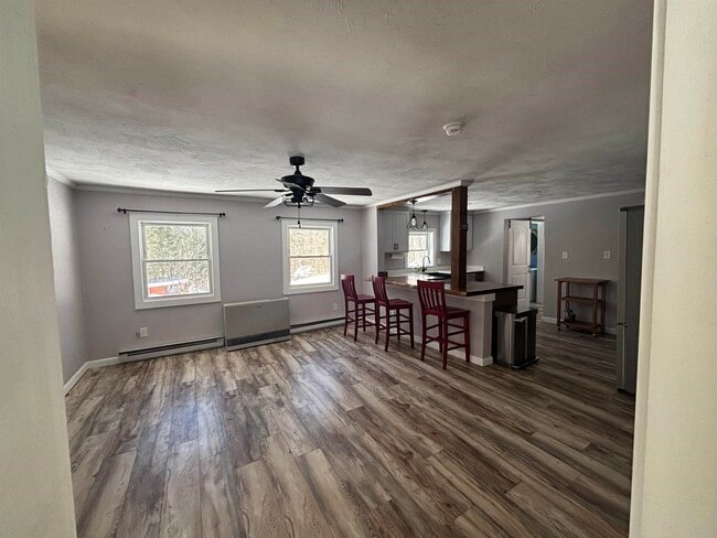 Photo - 280 Lakeshore Dr