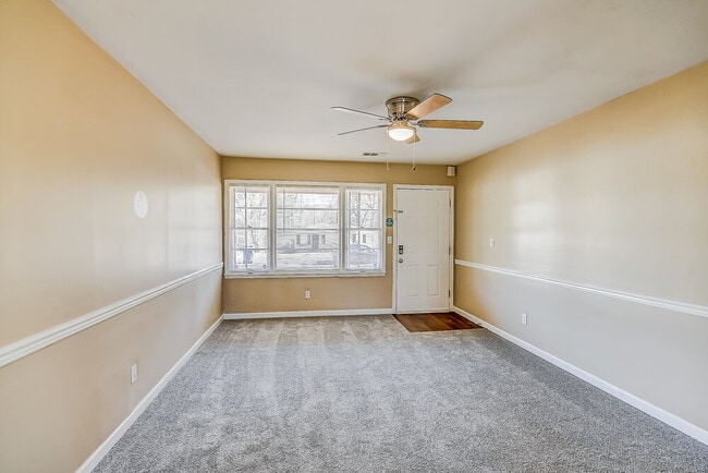 Photo - 1628 1st St NE