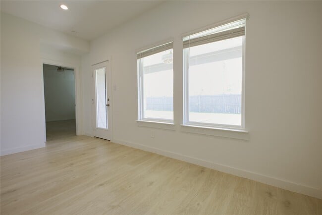 Photo - 1223 Via Sacra Dr