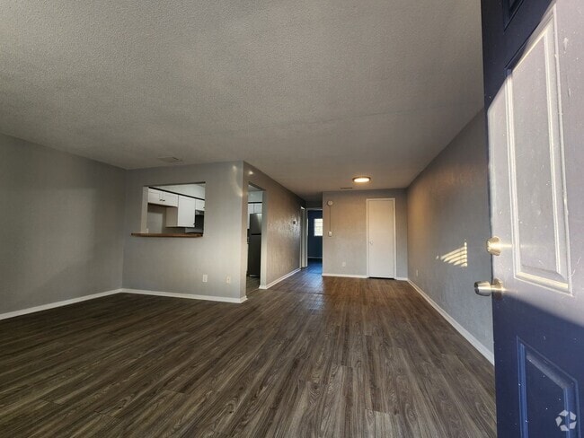 Building Photo - ** UNDER NEW MANAGEMENT ** 1 Bedroom 1 Ba... Unit 313-10 Rental