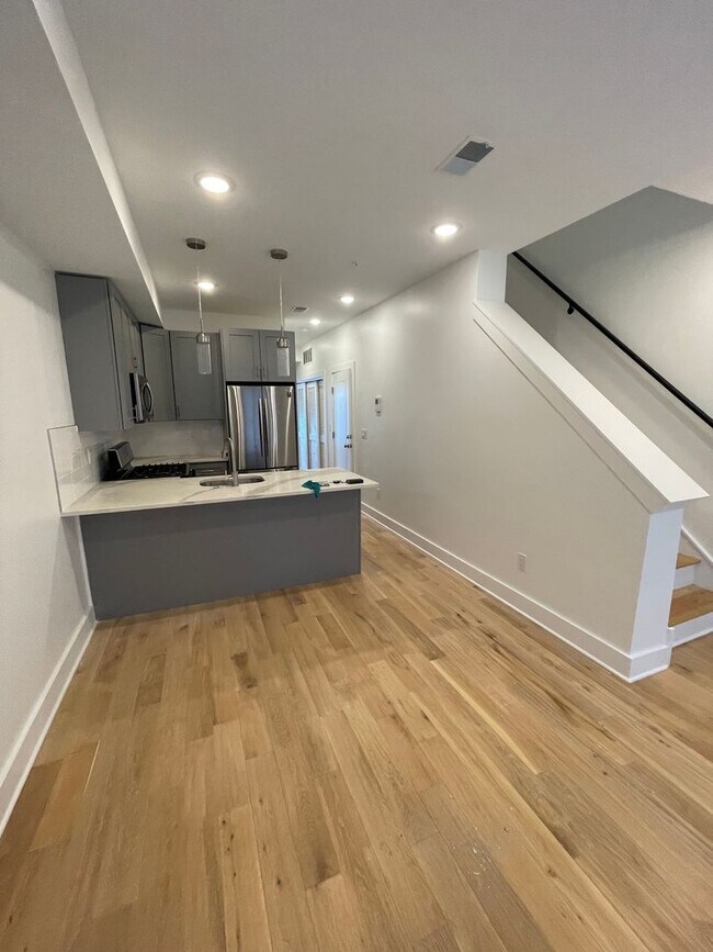 2404 Master St Unit #2