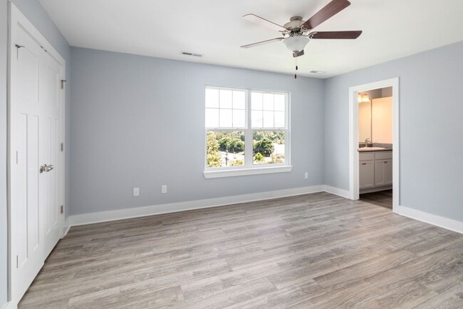 Photo - Beautiful Newer Townhome!