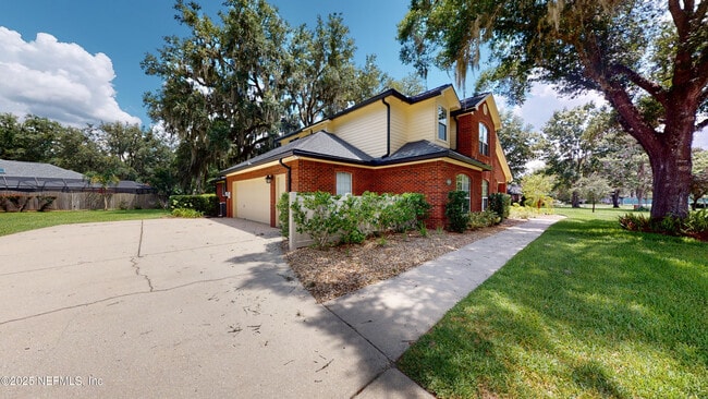 Photo - 11881 Honey Locust Dr