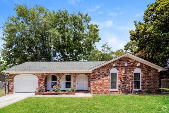 Building Photo - 1312 Hampton Dr Rental