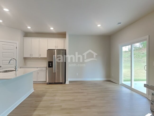 Photo - 202 Granby Trl
