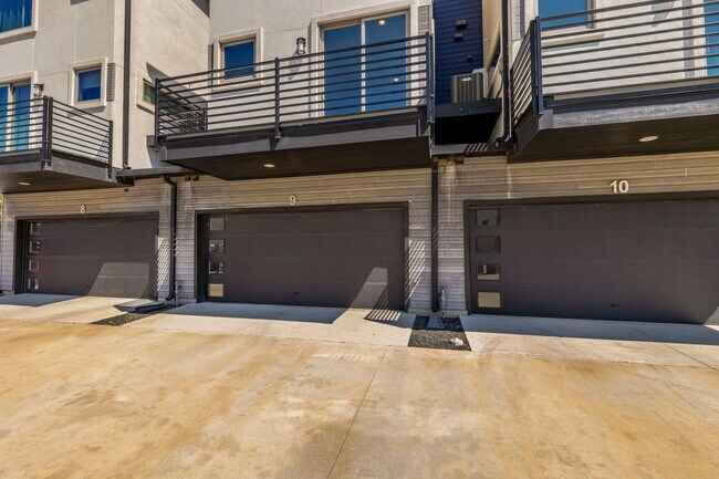 Photo - 1417 Kramer Ln Unit 9