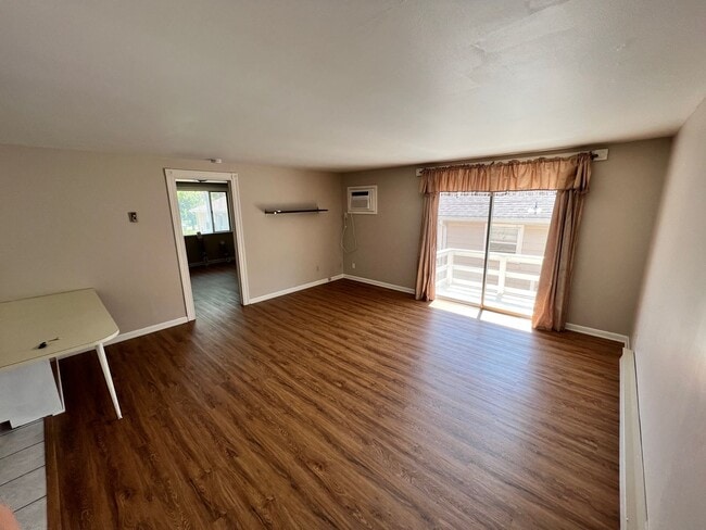 Photo - Spacious 1 Bdr Apt Across from KSU - Prele...