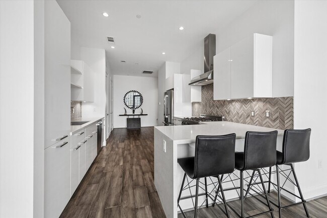 Photo - 1211 Caroline St Unidad 1503