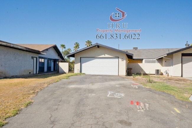 Building Photo - SW- Remodel 3 bedroom/ bath Rental