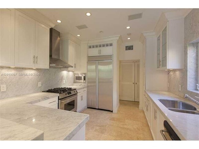 Photo - 745 Lakeview Dr