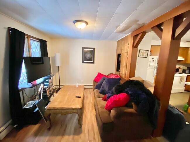 Photo - 203 Maple St Unit 04