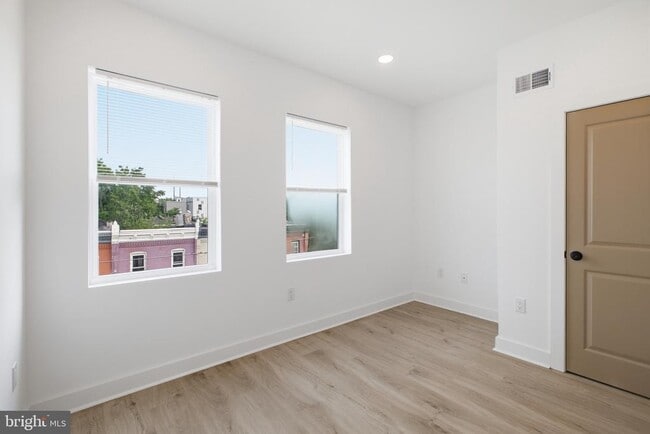Building Photo - 4312 Pennsgrove St Unit 3