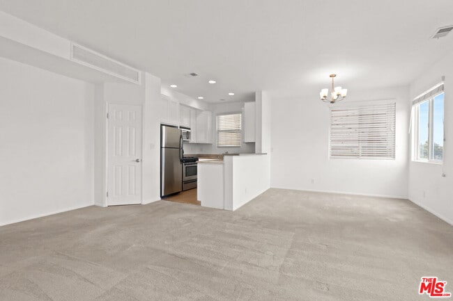 Photo - 5430 Bellingham Ave Unidad 306