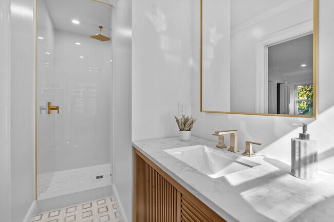 Photo - 341 Millwood Rd