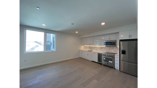 Photo - 345 8th St Unit 405