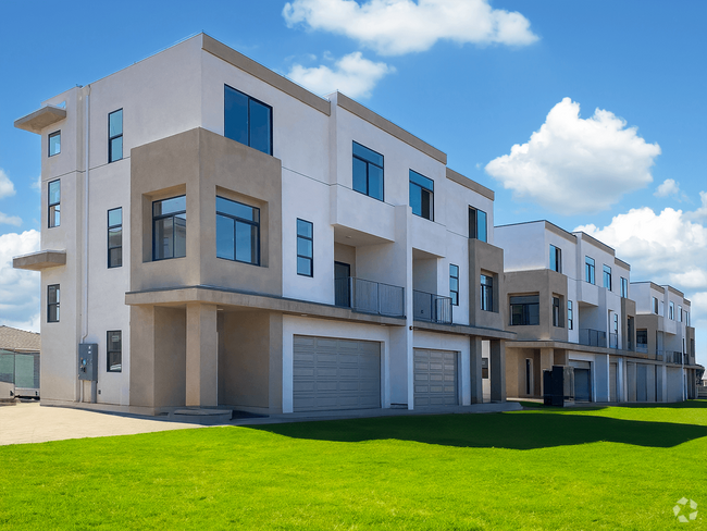 Building Photo - Altitude Apartments