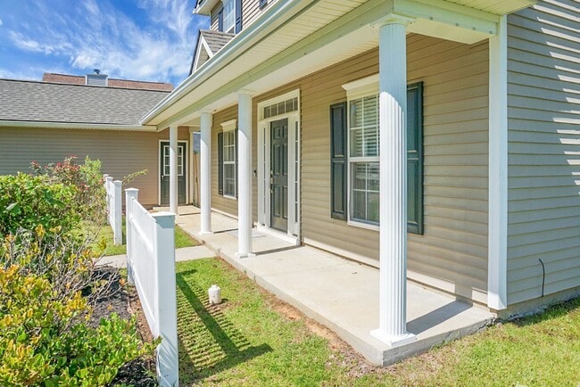 Photo - Beautiful 4 Bed/3 Bath home in Summerville SC, *Move-In Special $500 OFF FIRST MONTHS RENT* NO AP...