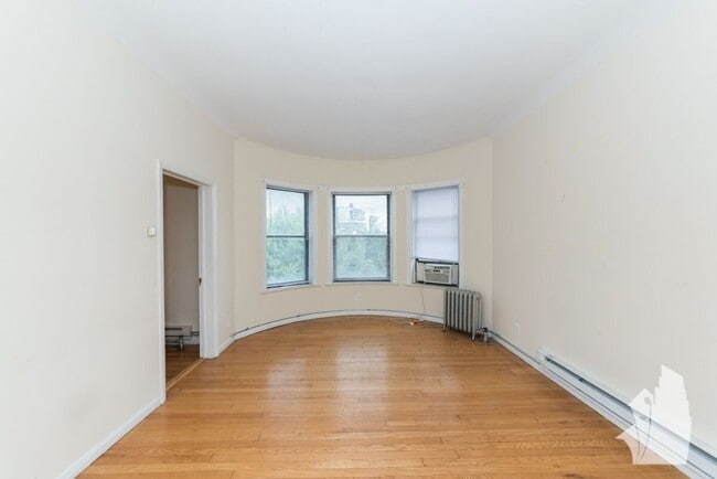 Photo - 923 W Waveland Ave Unit # 02D