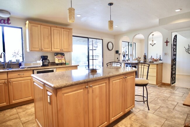 Photo - 4 Bedroom Furnished in Catalina Foothills ...