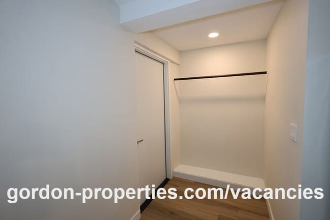 Photo - Saint Helens OR - newly renovated 1 bedroom apartment