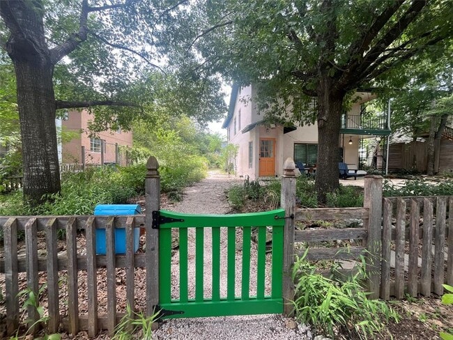 Photo - 1413 Kirkwood Rd