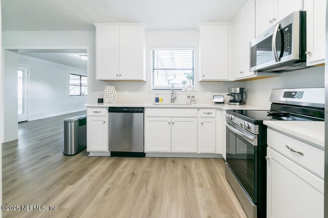 Photo - 6221 Ashwood Ln