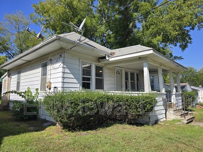 Building Photo - 124 Moir St